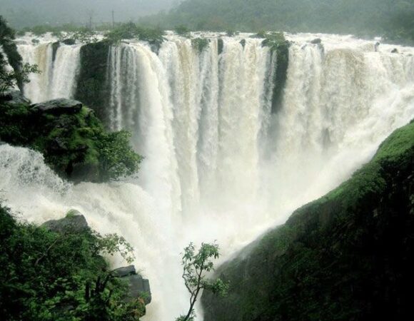 Top 7 popular Waterfalls in Bhutan
